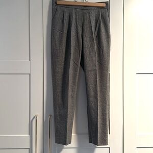 Babaton Conan gray pull on pants.